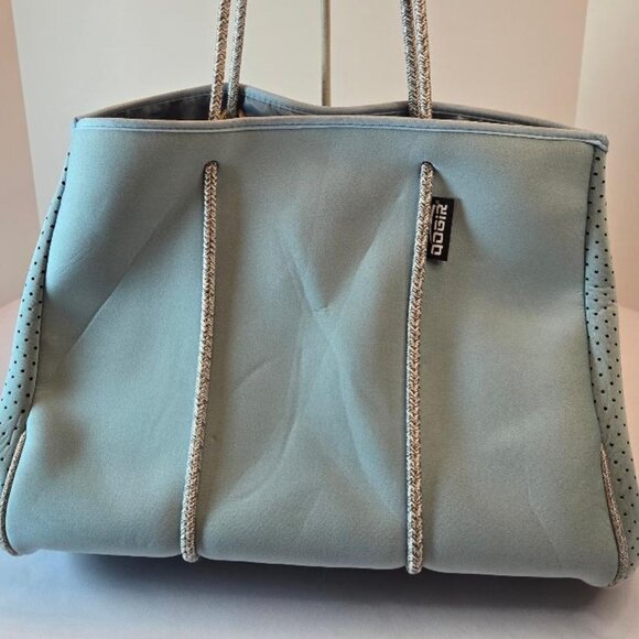 QOGiR Neoprene Multipurpose Gym Bag Tote with Inner Zipper Pockets -Light Blue - Picture 14 of 14